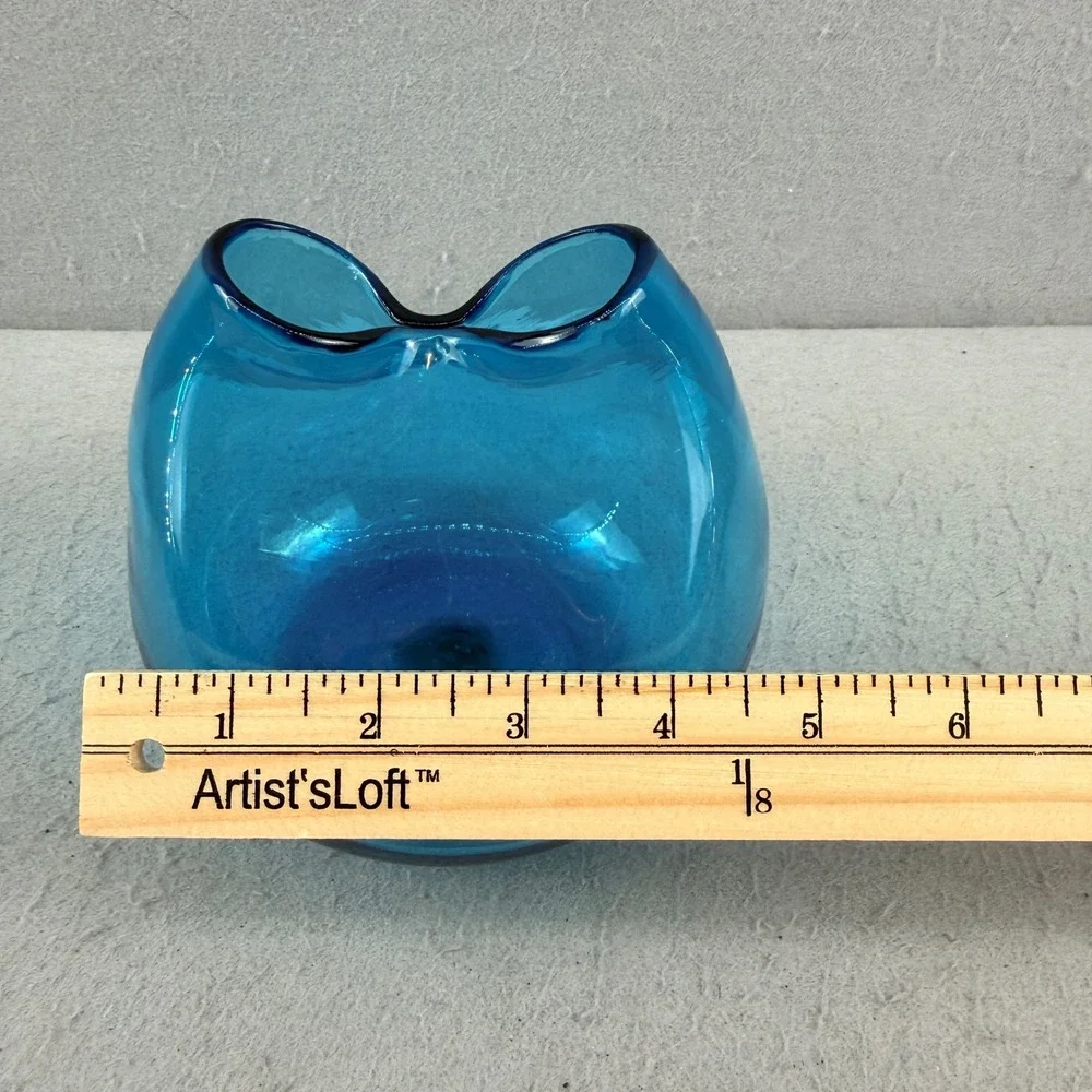 Blenko‎ 39 Turquoise Glass Pinched Ivy Vase